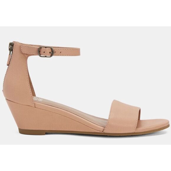 Eileen Fisher Mara Wedge Sandal in Tan NWOB Size  9 1/2 - Picture 2 of 9